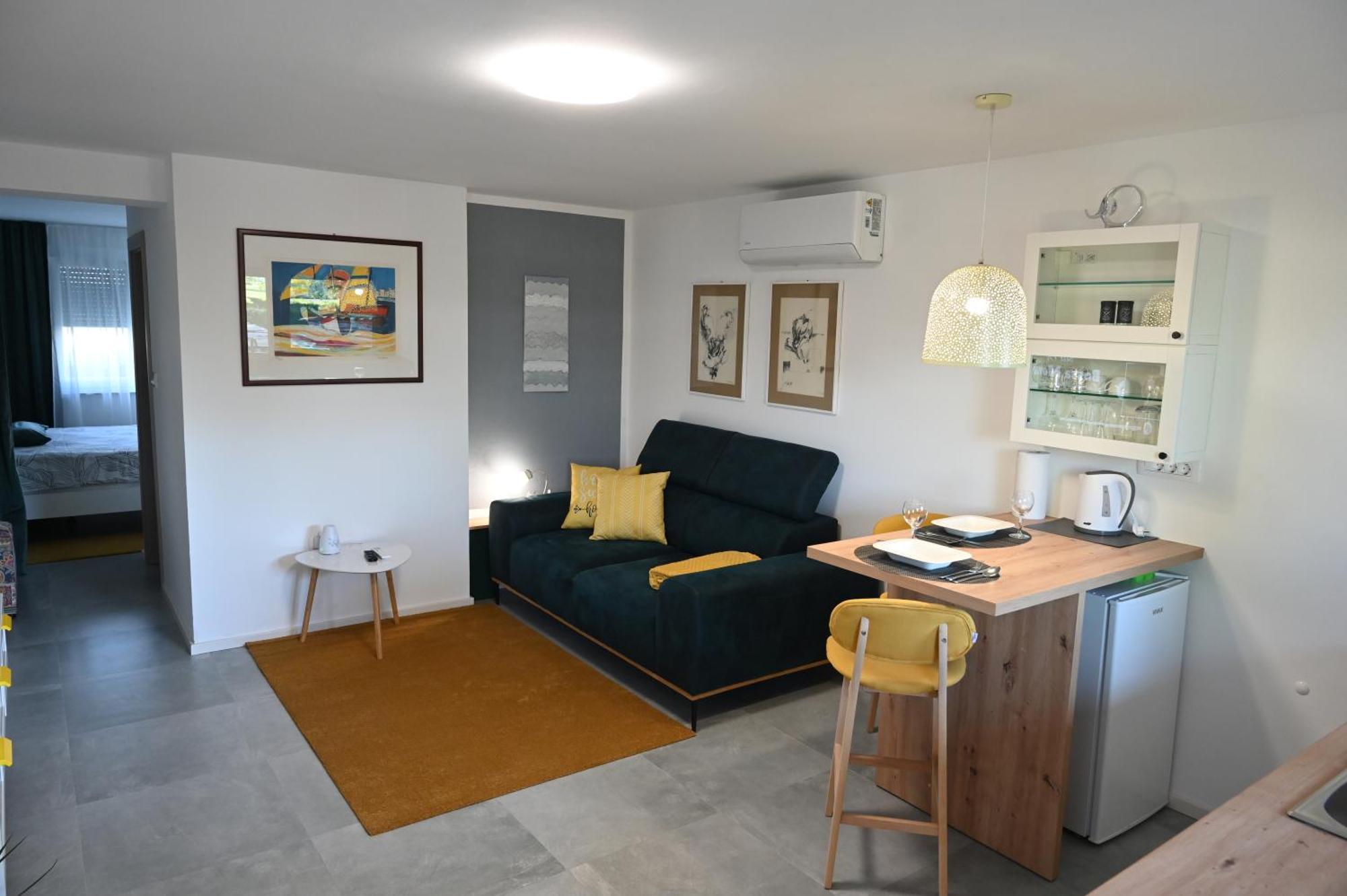 Studio Apartman Una -Self Check In,Free Parking Карловаць Екстер'єр фото