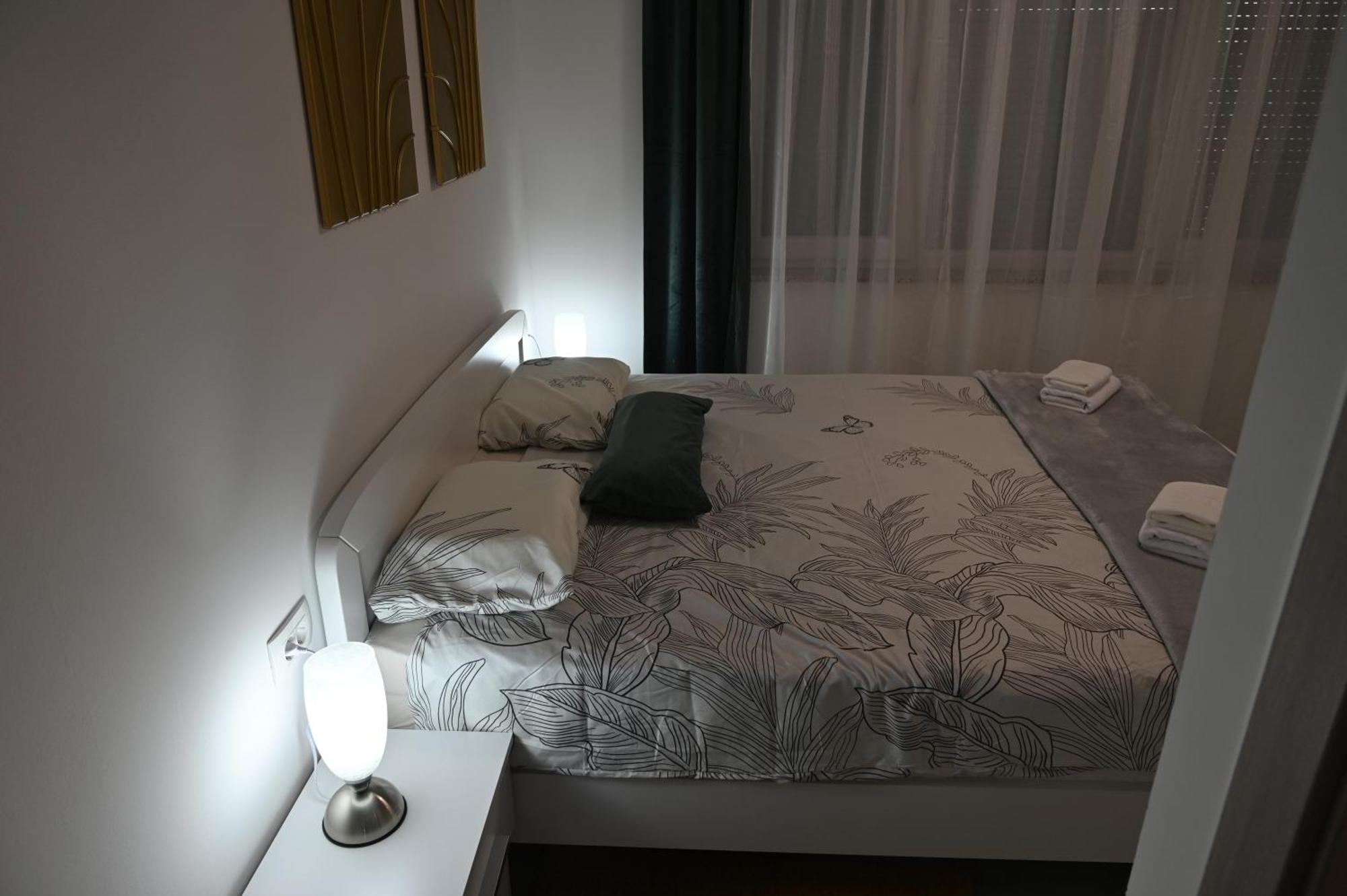 Studio Apartman Una -Self Check In,Free Parking Карловаць Екстер'єр фото