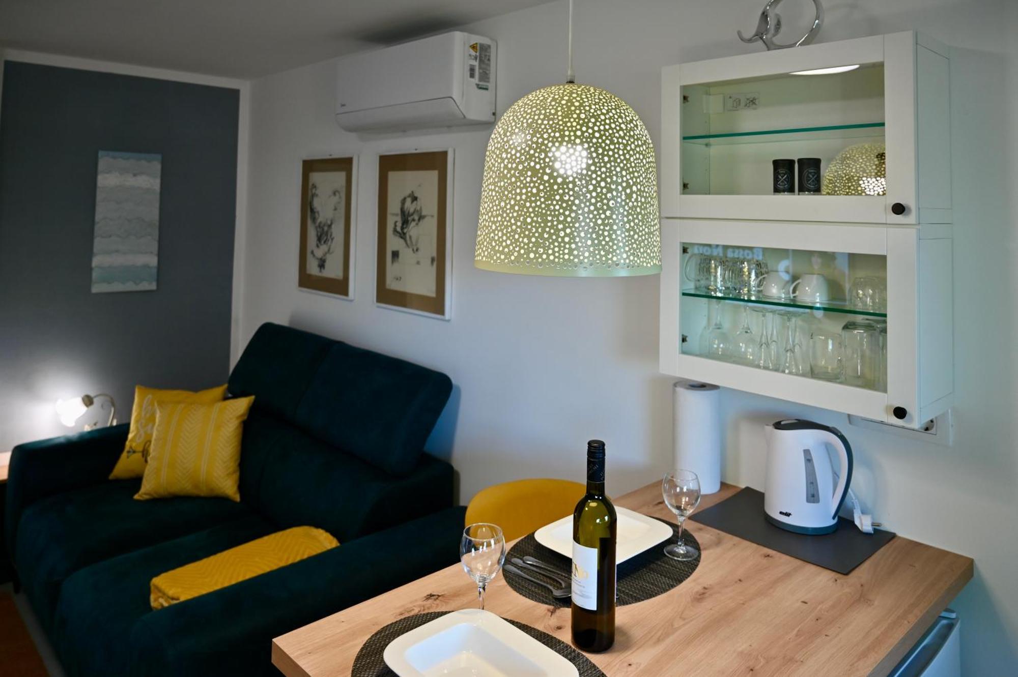 Studio Apartman Una -Self Check In,Free Parking Карловаць Екстер'єр фото