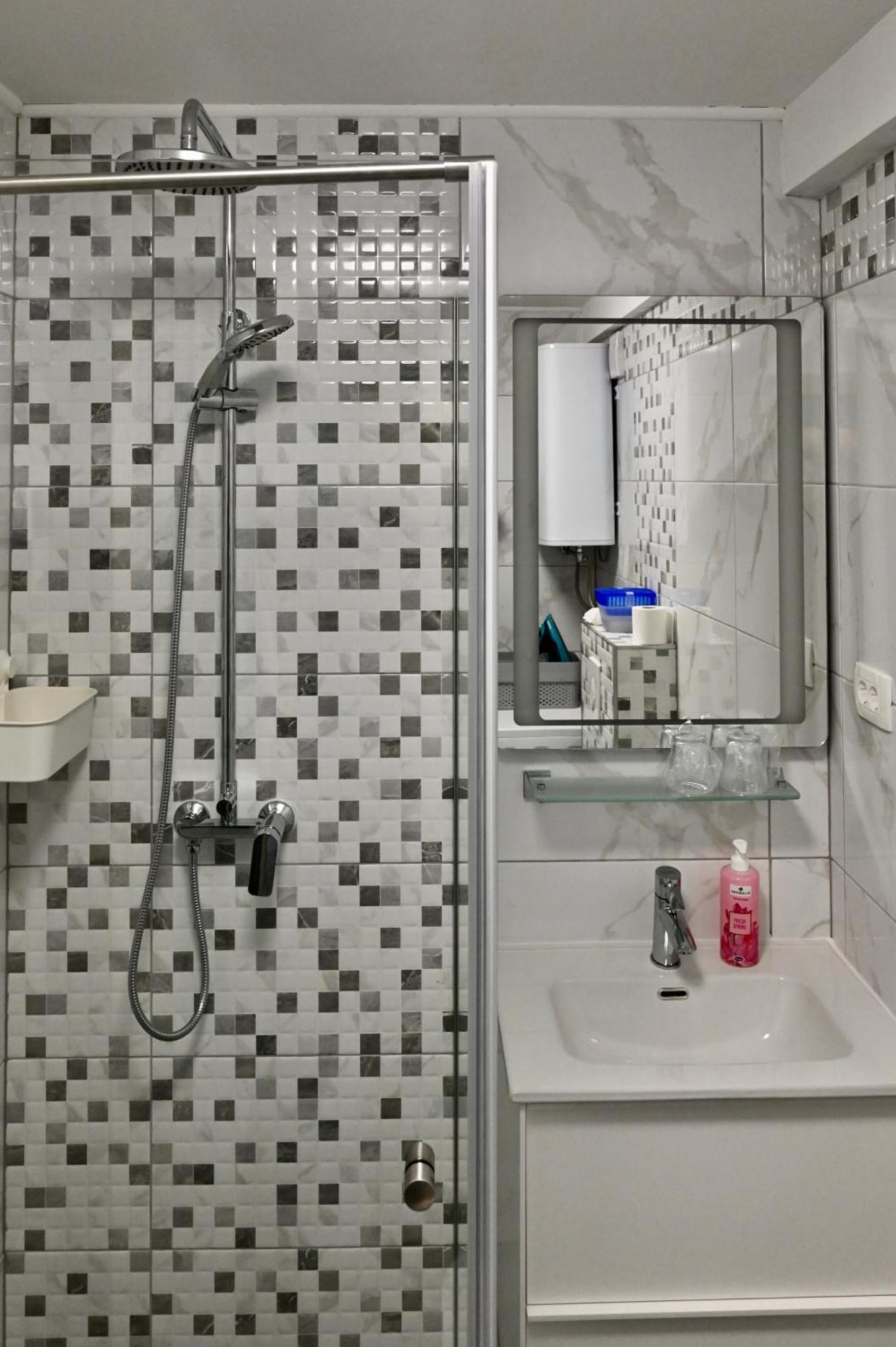 Studio Apartman Una -Self Check In,Free Parking Карловаць Екстер'єр фото