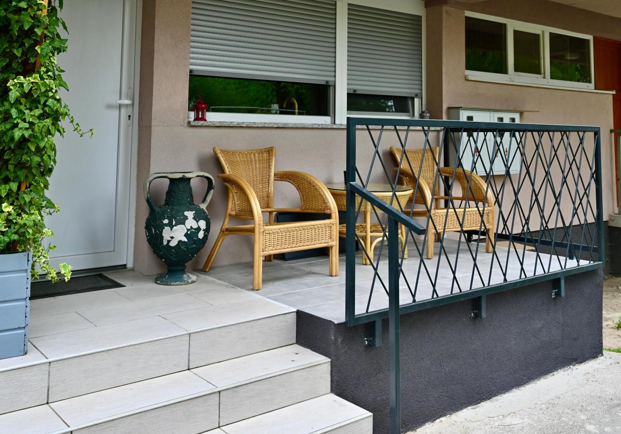Studio Apartman Una -Self Check In,Free Parking Карловаць Екстер'єр фото