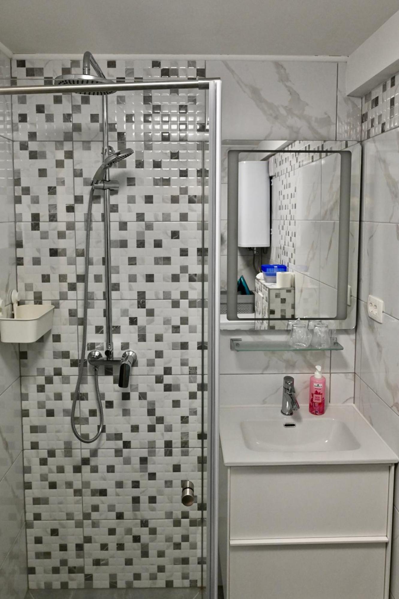 Studio Apartman Una -Self Check In,Free Parking Карловаць Екстер'єр фото
